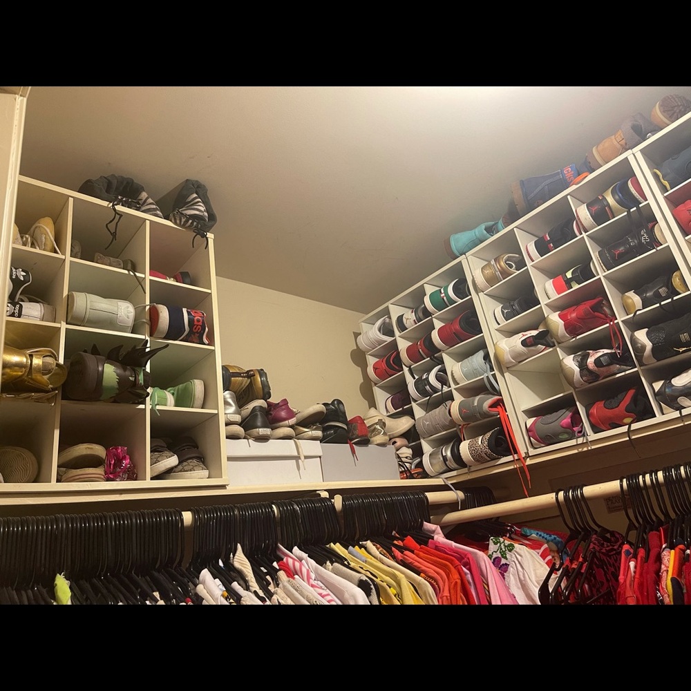 If any one has some shoes sz4 or sz6 that u think I can’t pass feel free to tag